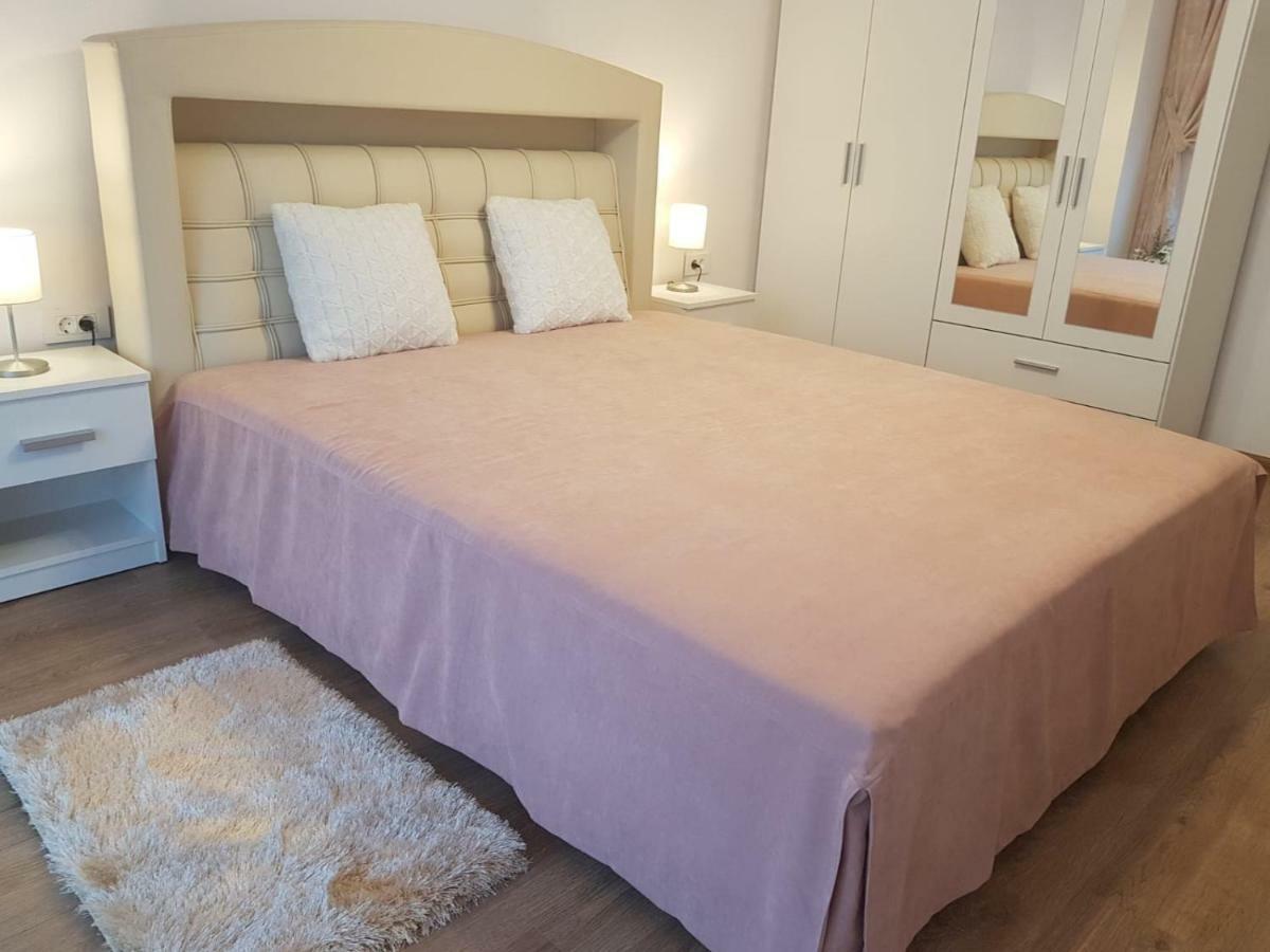 Apartament Monadin 3 Брашов Екстериор снимка