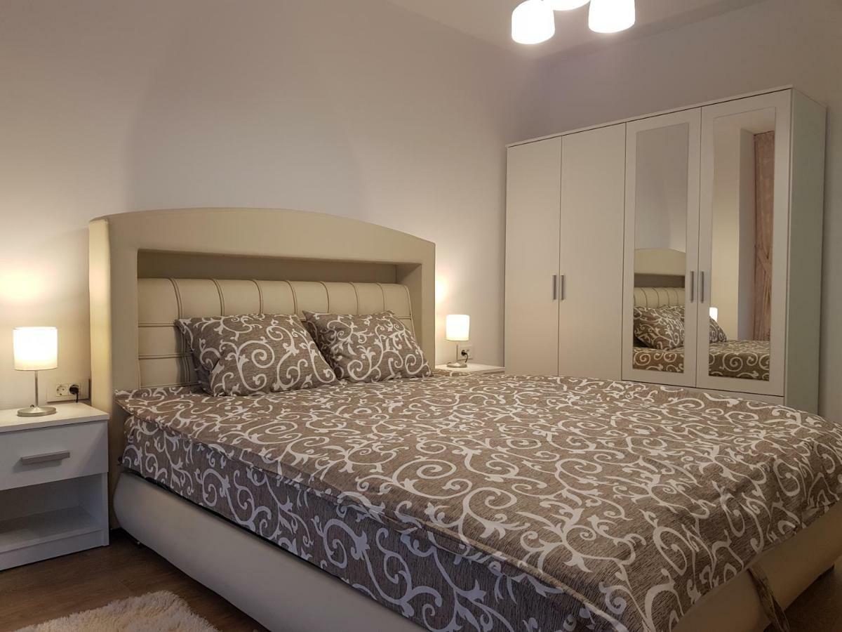 Apartament Monadin 3 Брашов Екстериор снимка